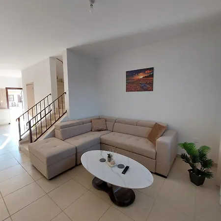 Andrea's House בית נופש Liopetri